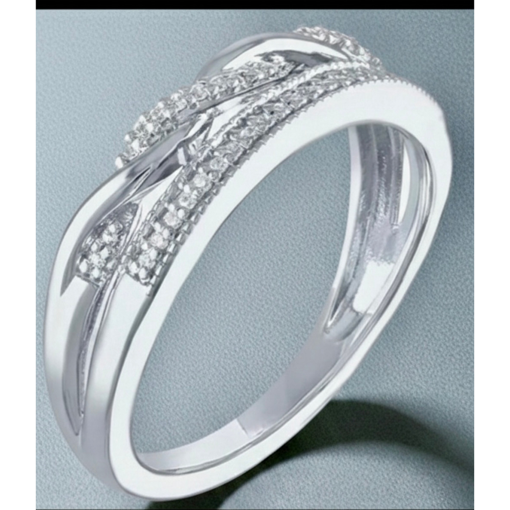 Ladies Diamond natural ring Sterling Silver 925 Band Size 7